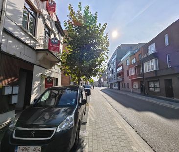 Gerenoveerd duplex-appartement met 2 slpks in het centrum van Hasselt - Photo 2
