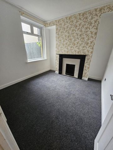 4 bedroom terraced house to rent - Photo 2