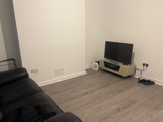 3 Bed Terraced House, Liverpool, L15 - Photo 1