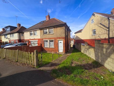 3 bedroom semi-detached house to rent - Photo 3