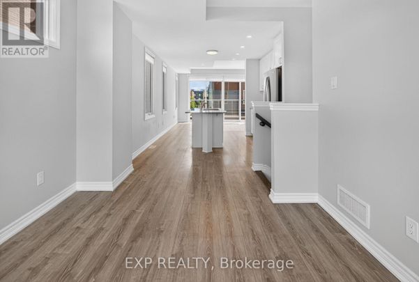 1440 Hemlock Modern 3 Storey End Unit Townhome (3 Bed, 2.5 Bath) - Photo 1