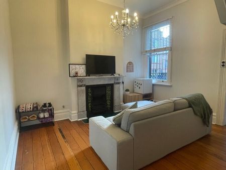 Redfern - Photo 3