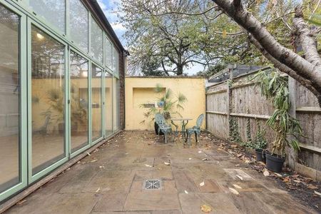 The Studio, Leighton Road, Kentish Town, NW5 - Photo 3