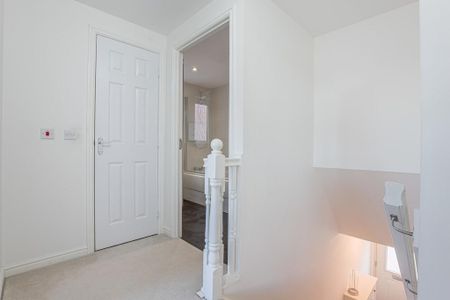 3 bedroom detached house to rent - Photo 4