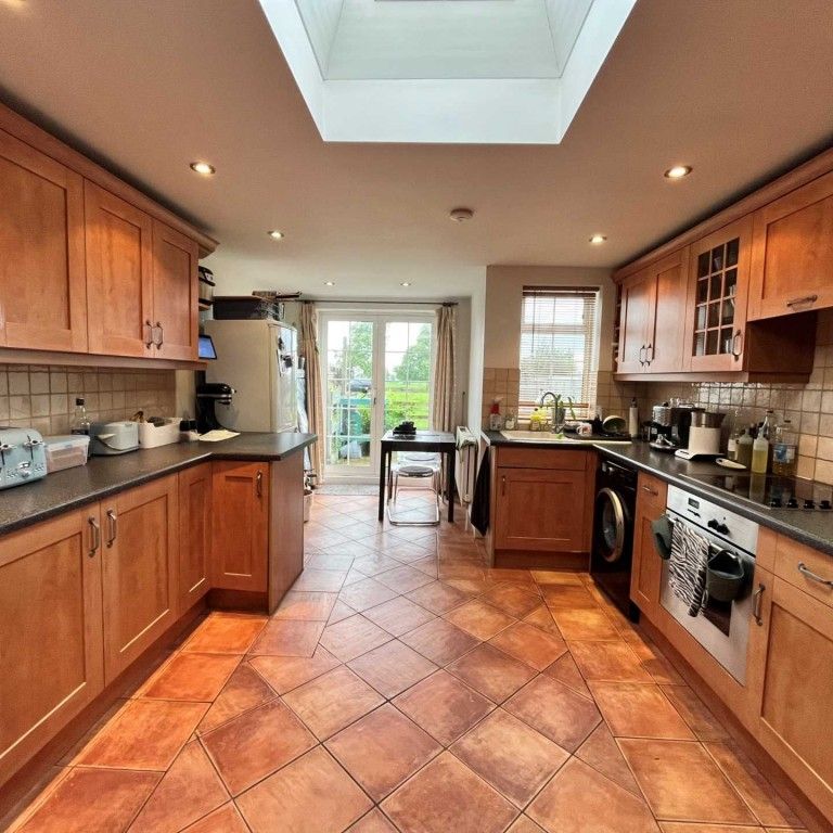 1 bed House for rent - Photo 1