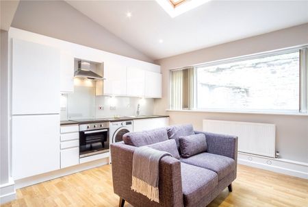 52 Bankfield Road, Huddersfield, HD1 - Photo 3