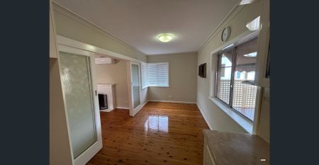 Comfortable Living in Central Lavington - Photo 2