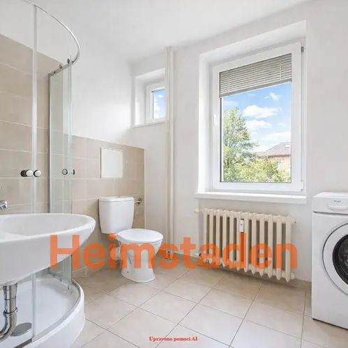 Pronájem bytu 1+kk 28 m - Fotografie 1