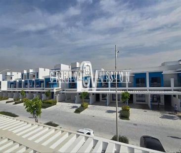 Ready To Move | spacious layout | Brand New - Photo 2