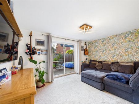 2 bedroom terraced house to rent - Photo 2