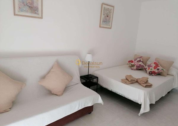 For rent HALF SEASON from 06/04/2025 - 15/06/2025 Beautiful studio with side sea and mountain views in Benalmadena