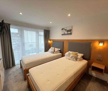 St Johns Road, Scarborough, YO12 - Photo 3