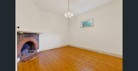 This stunning four bedroom home is conveniently situated in Balwyn's finest Narrak Road. - Photo 2