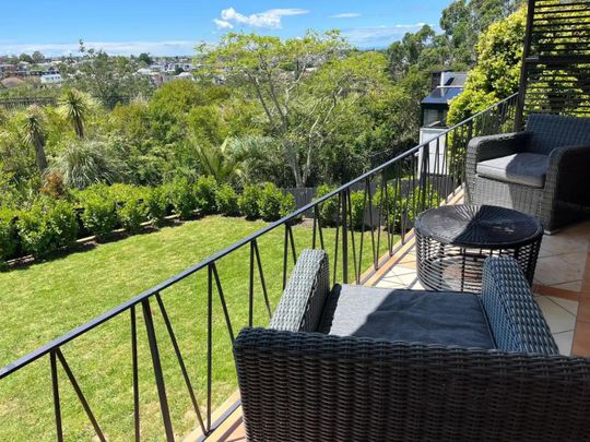 Three bedroom renovated home in The Bays - Photo 1