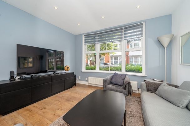 3 bedroom flat to rent - Photo 1