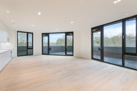 2 Bedroom Penthouse, Gensurco House, Rosebery Avenue, Clerkenwell EC1R - Photo 2