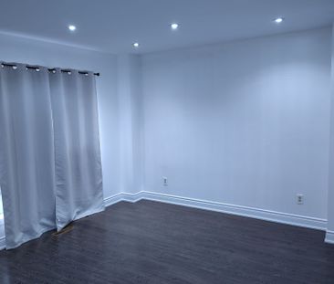 For Lease - 246 Simmons Boulevard, Brampton, Ontario - Photo 3