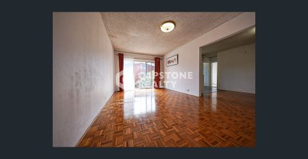 Spacious 2 bedrooms with AC Unit - Photo 3