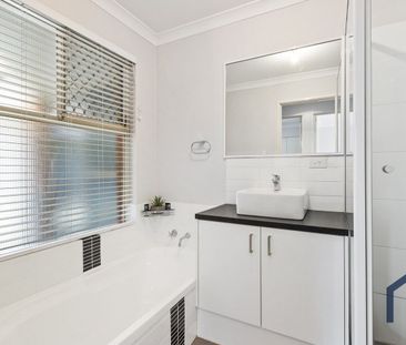 Modern, Secure & Private Villa - Photo 6