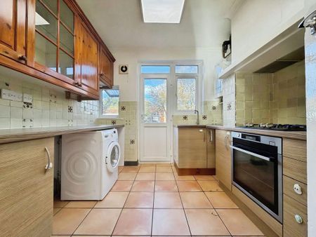 3 bedroom terraced house to rent - Photo 4