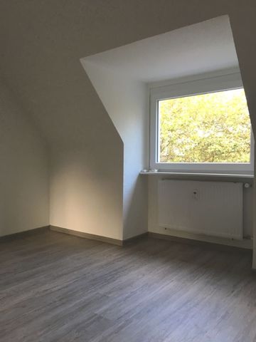 *** Charmante DG-Wohnung sucht neue Bewohner! *** - Foto 4