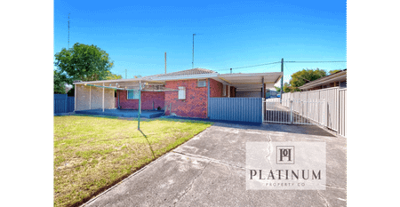 Cosy & Convenient 3-Bedroom Home with Space for Everyone - Photo 4