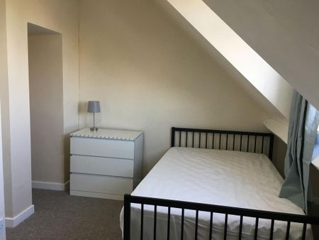 5 bedroom terraced house to rent - Photo 3