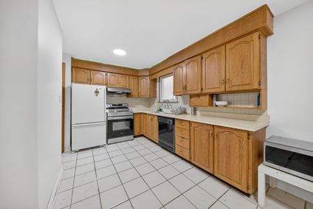 For Lease - 6 Madoc Drive Unit# Upper, Brampton, Ontario - Photo 5