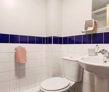 Room in a Shared Flat, Grand Central, L3 - Photo 5