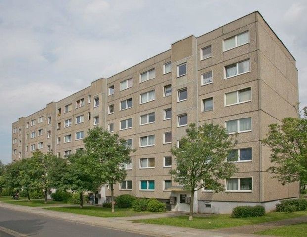 Singles aufgepasst! Günstige 1-Raum-Wohnung mit Balkon. - Photo 1