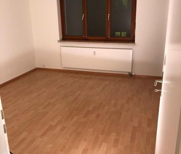 4.5-room maisonette apartment with private suite Located in the cen... - Photo 4