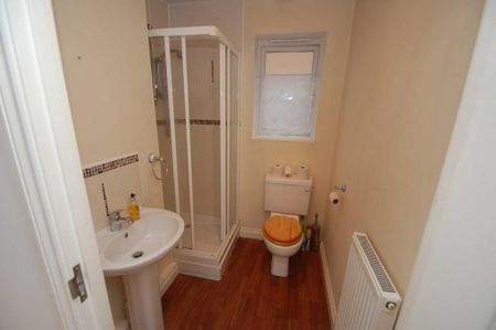 1 bedroom coach house to rent - Photo 5