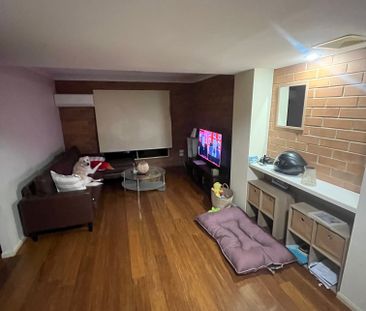 Greenslopes - Photo 1