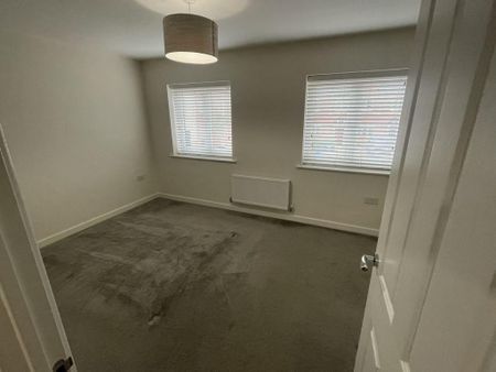 3 bedroom semi-detached house to rent - Photo 5