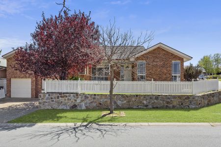 Family Home Offering Space, Comfort & Convenience - Photo 3