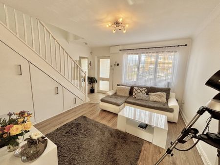 Christopher Close, Peterborough - Photo 3