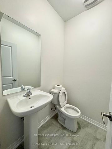 Townhouse For Lease | N8100214 - Photo 4