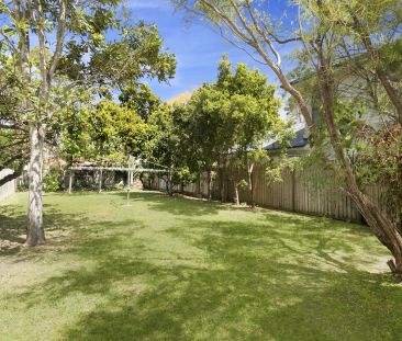 One Bedroom Cottage - Great Location - Photo 2