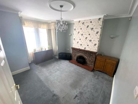 3 bedroom terraced house to rent - Photo 3