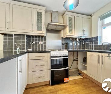 2 bedroom semi-detached house to rent - Photo 3