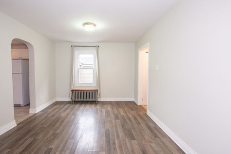 **CHARMING UNIT** 3 Bedroom, 2 Bathroom Unit in Port Colborne!! - Photo 5