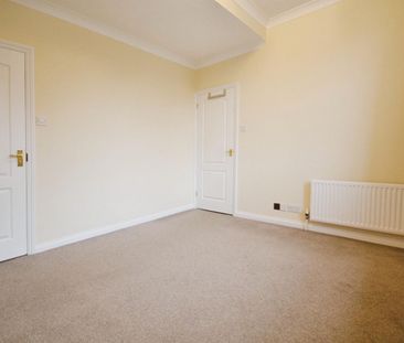 2 bedroom Flat To Let - Photo 6