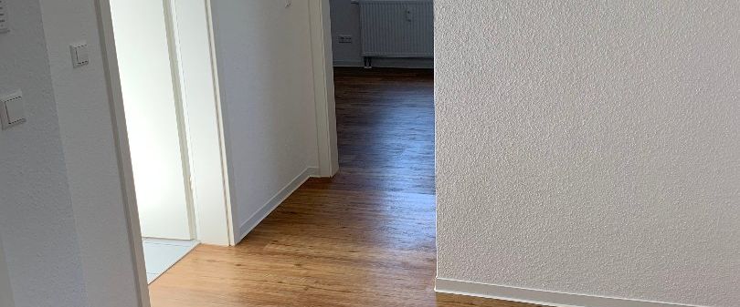 Schöne 3-Zimmer DG-Wohnung mit Tageslichtbad OHNE Balkon! - Photo 1