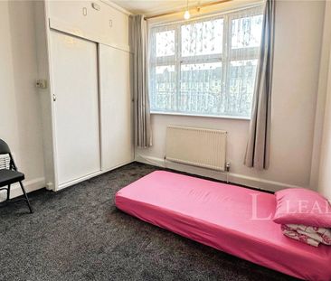 3 bedroom house to rent Crawley Green Road, Luton, Bedfordshire, LU2 - Photo 6