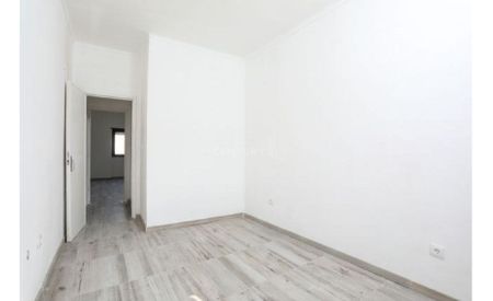 Apartamento T3 - 3º Andar com Excelente Localização - Photo 5