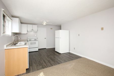 For Lease - 42 Tecumseh Avenue Unit# 2, Oshawa, Ontario - Photo 3
