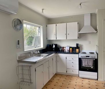 Cosy 2-Bedroom House in Hastings - Photo 2