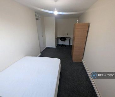 1 bedroom in a house share to rent - Photo 2