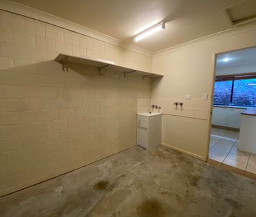 Fantastic Single-Level 3-Bedroom Home in Quiet Complex - Photo 6