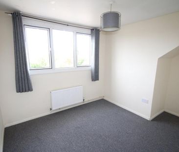 3 bedroom semi-detached bungalow to rent - Photo 5